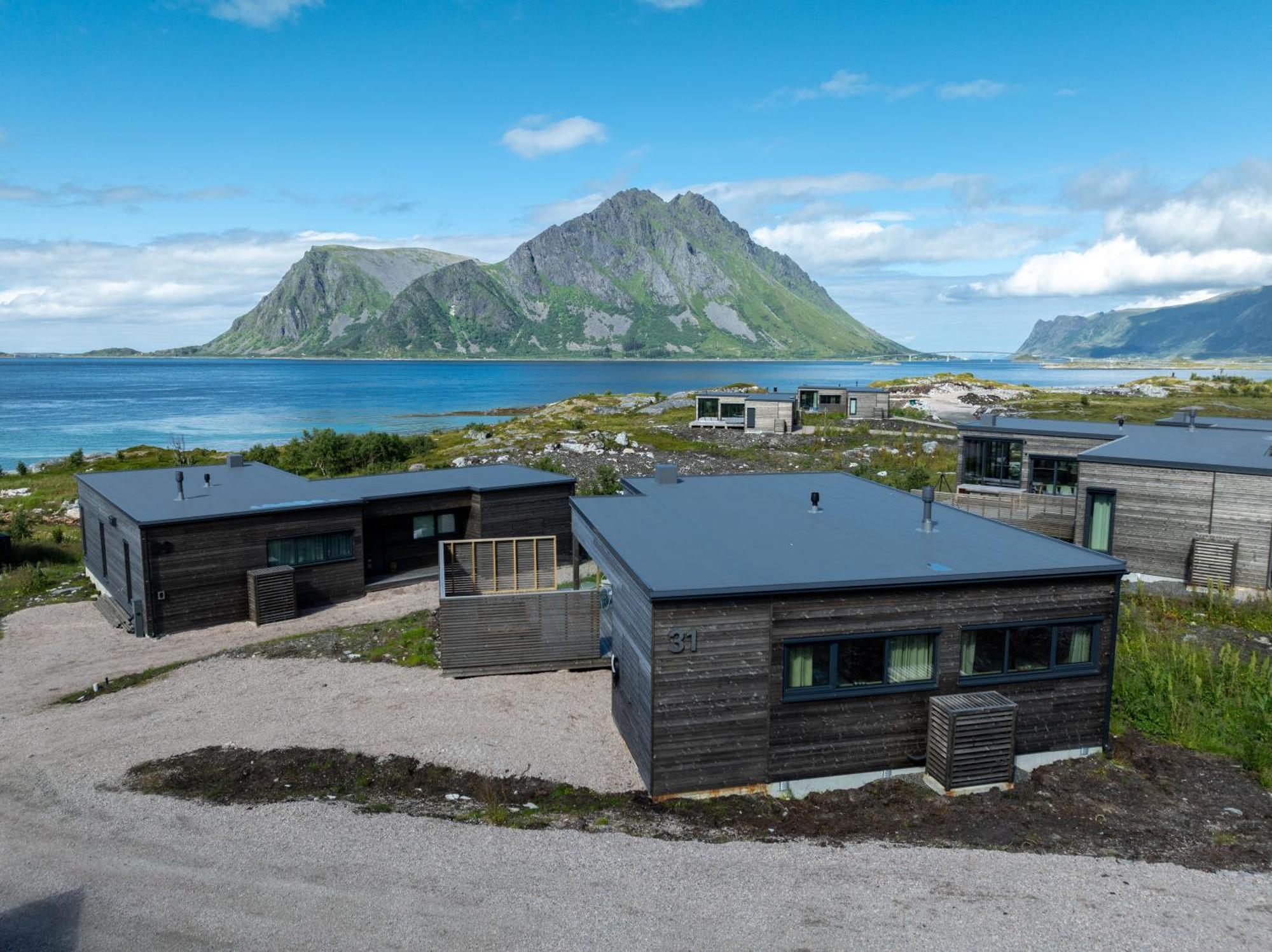 Beautiful In Lofoten Housing Up To 6 Guests! * Lyngvaeret