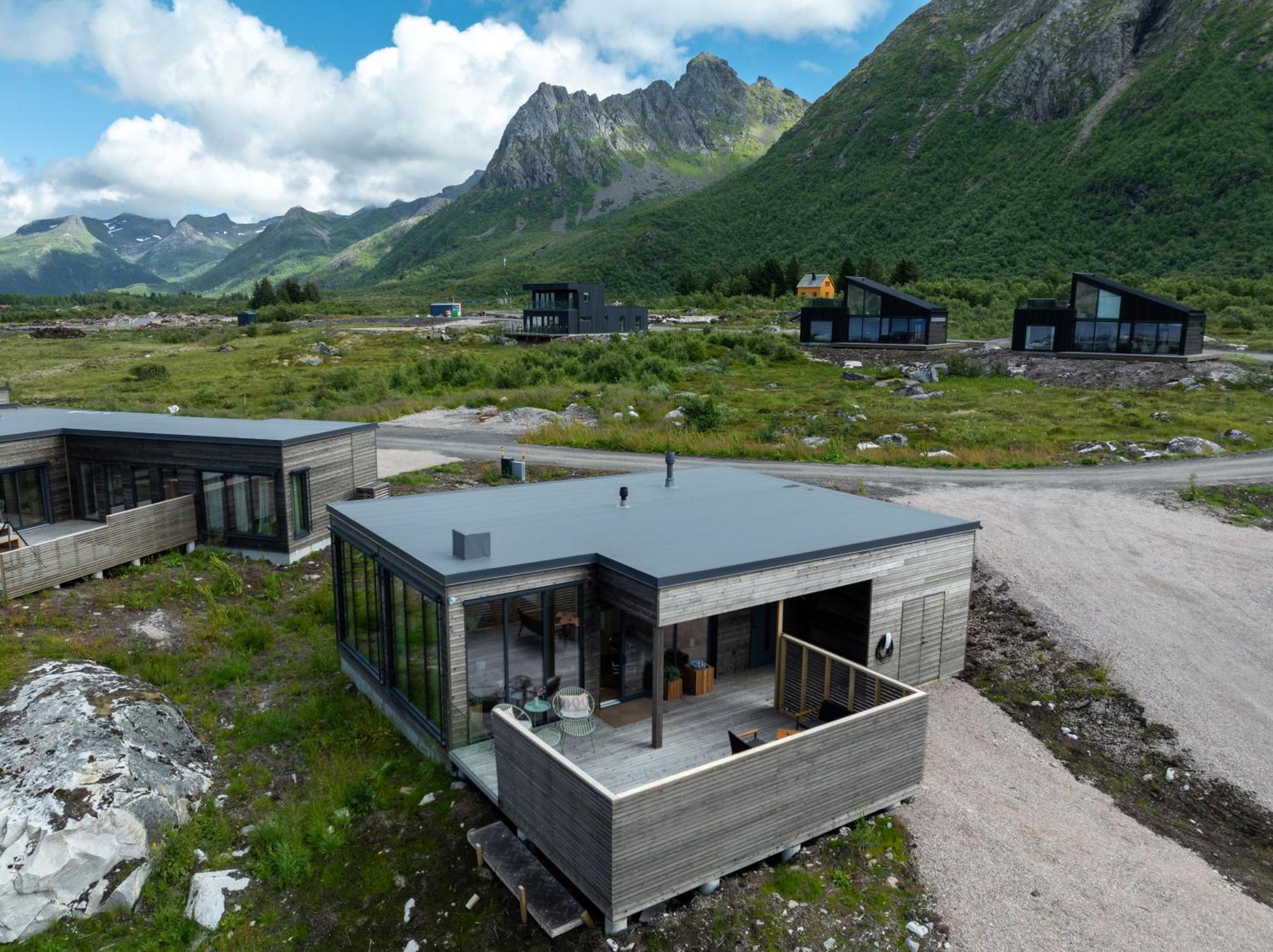Beautiful In Lofoten Housing Up To 6 Guests! Дом отдыха Lyngvaeret