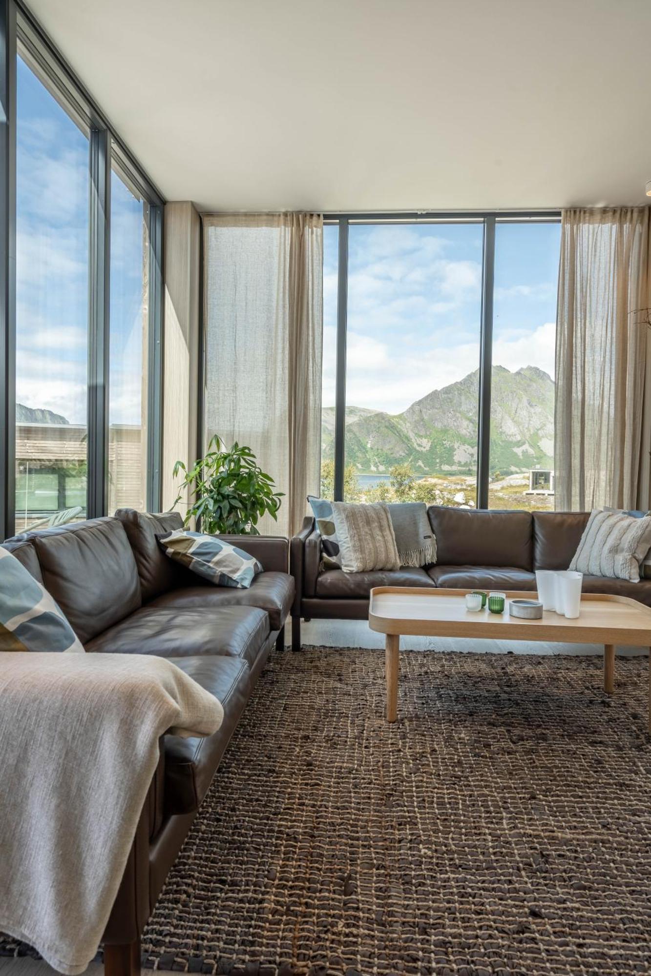 Beautiful In Lofoten Housing Up To 6 Guests! * Lyngvaeret